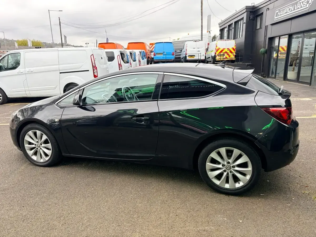 Used Vauxhall Astra GTC SRi 2014 Black Hatchback