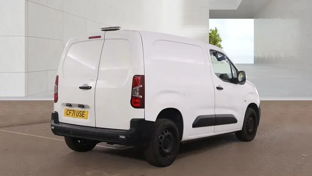 Used Peugeot Partner Premium 2022 White MPV