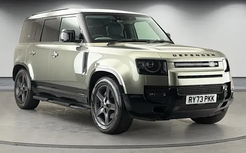 Usado Land Rover Defender HSE Dynamic 300 HP (220 kW) 2024 SUV