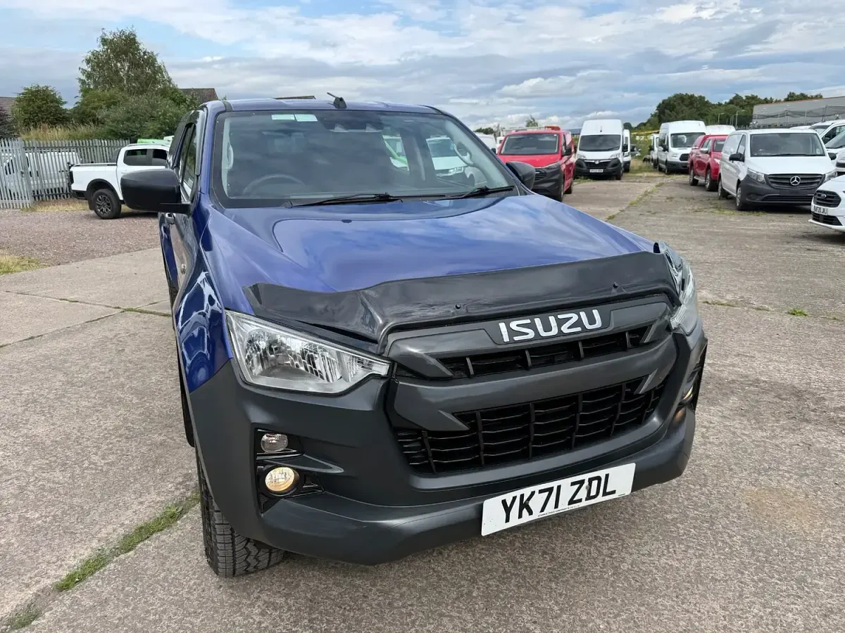 Used Isuzu D-Max 164 HP (120 kW) 2021 Blue Pickup