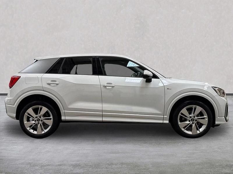 Used Audi Q2 S-Line 150 HP (110 kW) 2023 White SUV