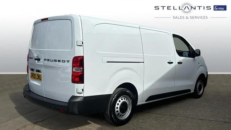 Used Peugeot Expert 143 HP (105 kW) 2025 White Van