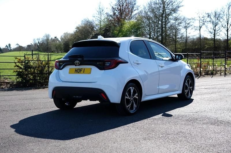 Used Toyota Yaris Hybrid Design 2024 White Hatchback