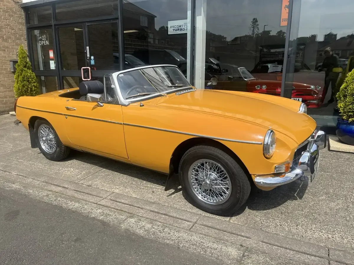 Used MG B 95 HP (69 kW) 1973 Yellow