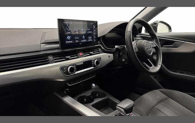 Used Audi A4 Comfort 147 HP (108 kW) 2023 Black Sedan