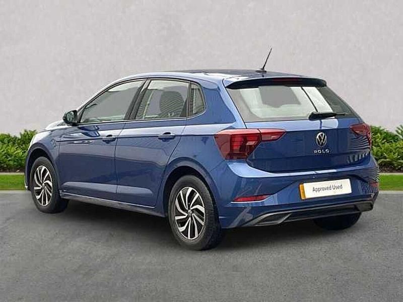 Used VW Polo Life 80 HP (58 kW) 2022 Blue Hatchback