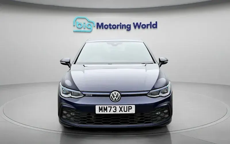 Second-hand VW Golf VIII GTE 245 CP (180 kW) 2023 Albastru Hatchback