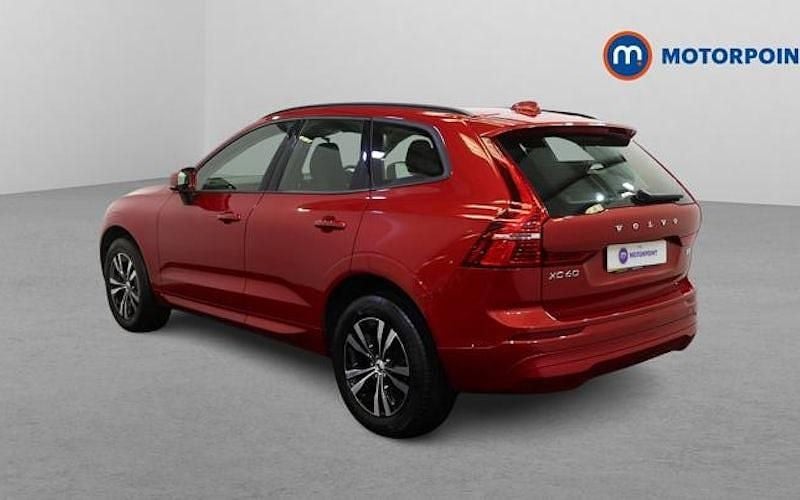 Used Volvo XC60 Core 250 HP (183 kW) 2023 Red SUV
