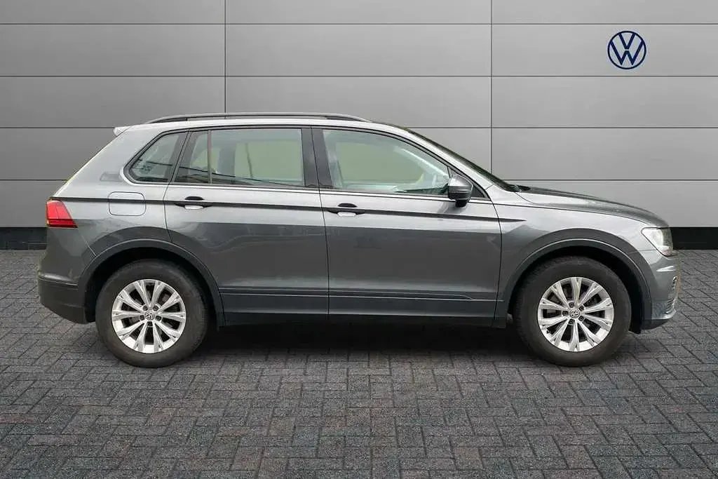 Used VW Tiguan S 123 HP (90 kW) 2017 Grey SUV