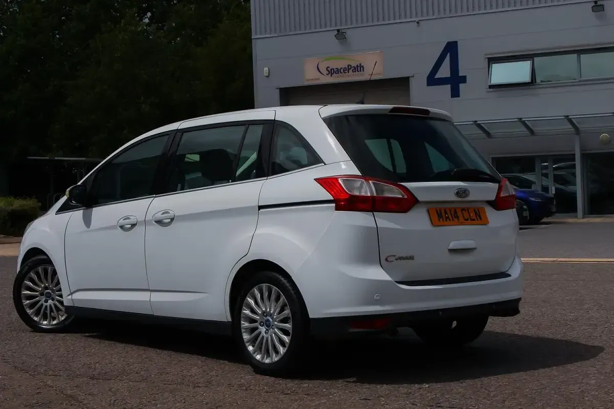 Used Ford Grand C-Max Titanium 2014 White MPV