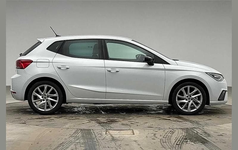 New Seat Ibiza FR 113 HP (83 kW) 2025 White Hatchback