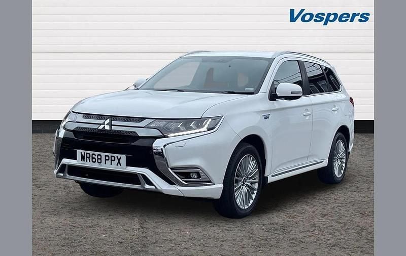Used Mitsubishi Outlander P-HEV 174 HP (127 kW) 2018 White SUV