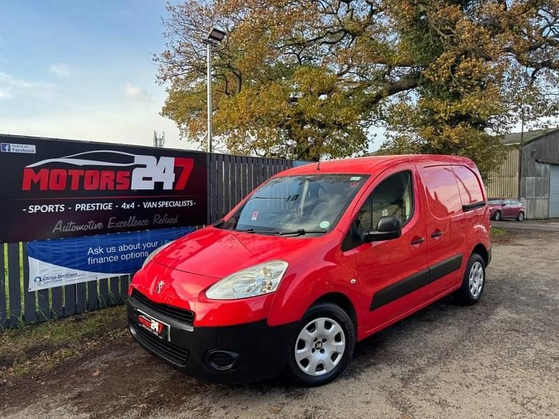 Used Peugeot Partner S 2012 Red MPV