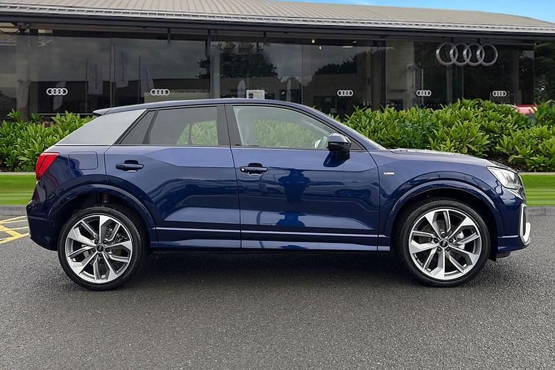 Ny Audi Q2 S-Line 2026 Blå SUV