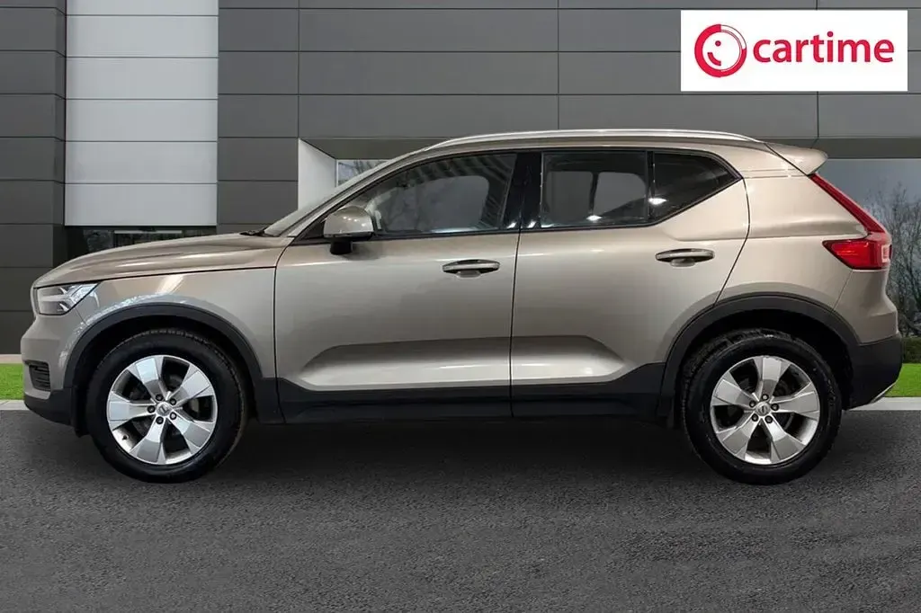 Used Volvo XC40 Momentum 163 HP (119 kW) 2021 Grey SUV