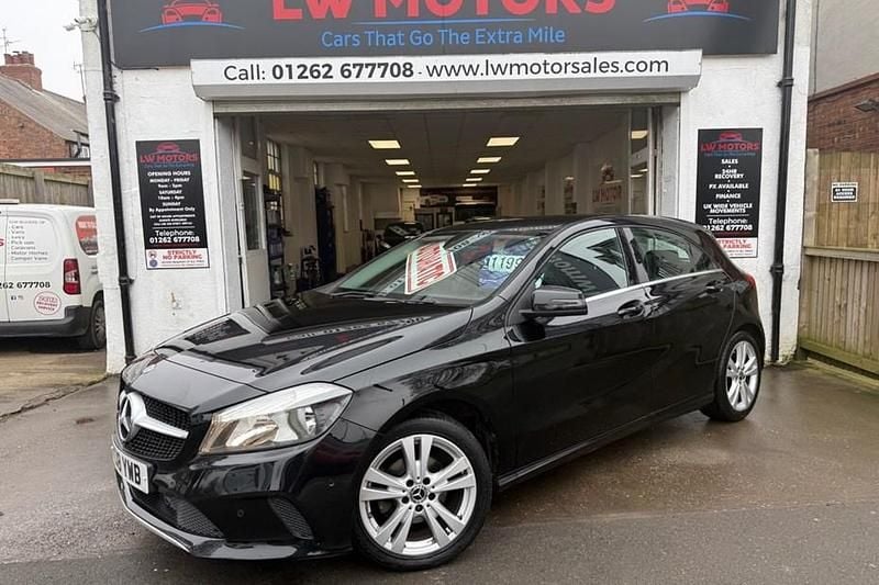Used Mercedes A180 Executive 109 HP (80 kW) 2018 Black Hatchback