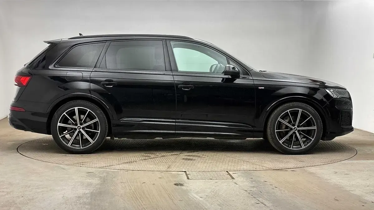 Used Audi Q7 Black Edition 286 HP (210 kW) 2021 Black SUV