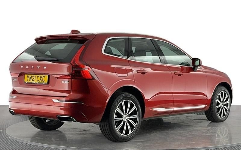 Usado Volvo XC60 Inscription 235 CV (172 kW) 2021 Rojo SUV