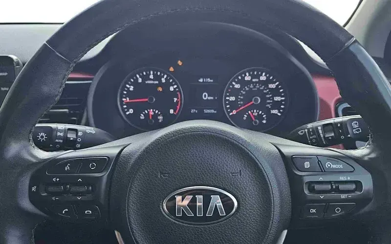 Used Kia Rio First Edition 120 HP (88 kW) 2017 Red Hatchback