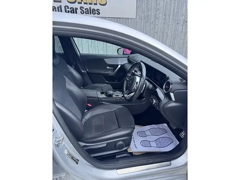 Begagnad Mercedes A180 AMG line 116 HK (85 kW) 2018 Silver Halvkombi