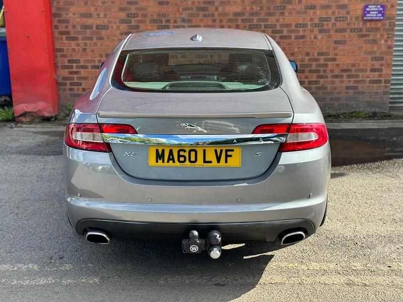 Usado Jaguar XF Premium Luxury 2010 Cinzento Sedan