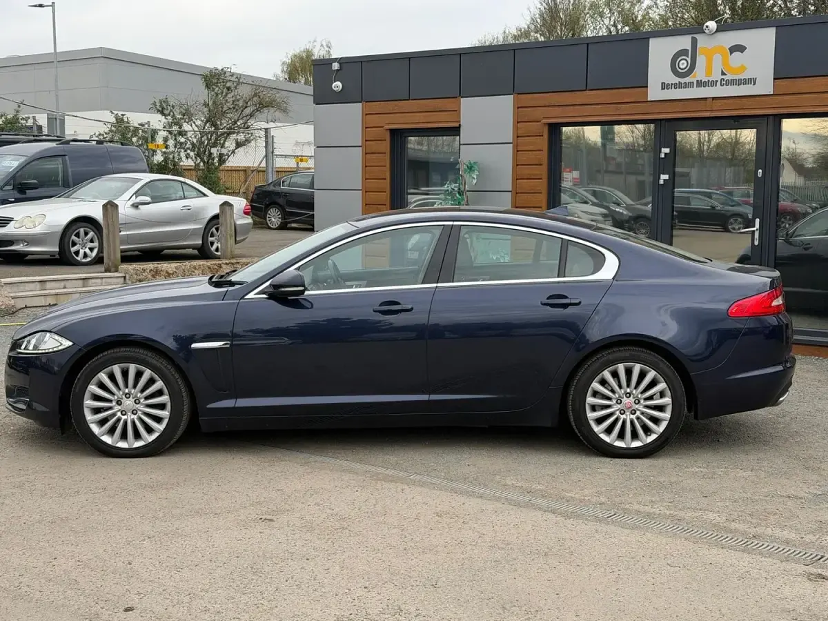 Used Jaguar XF Luxury 2014 Blue Sedan