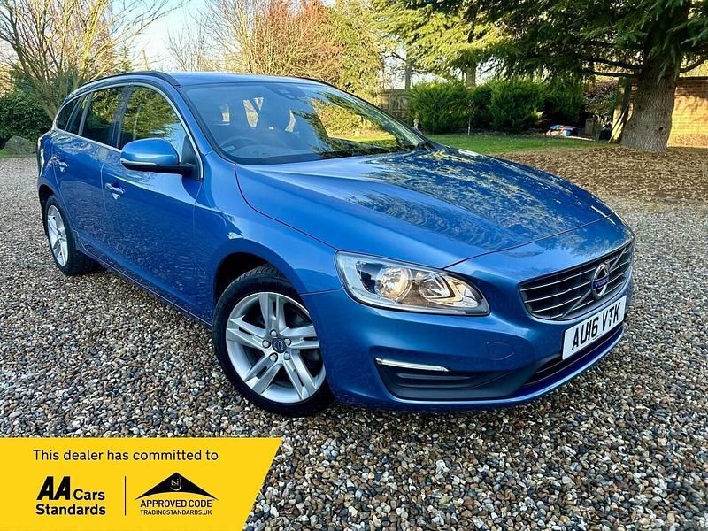 Used Volvo V60 SE 152 HP (111 kW) 2016 Blue Estate