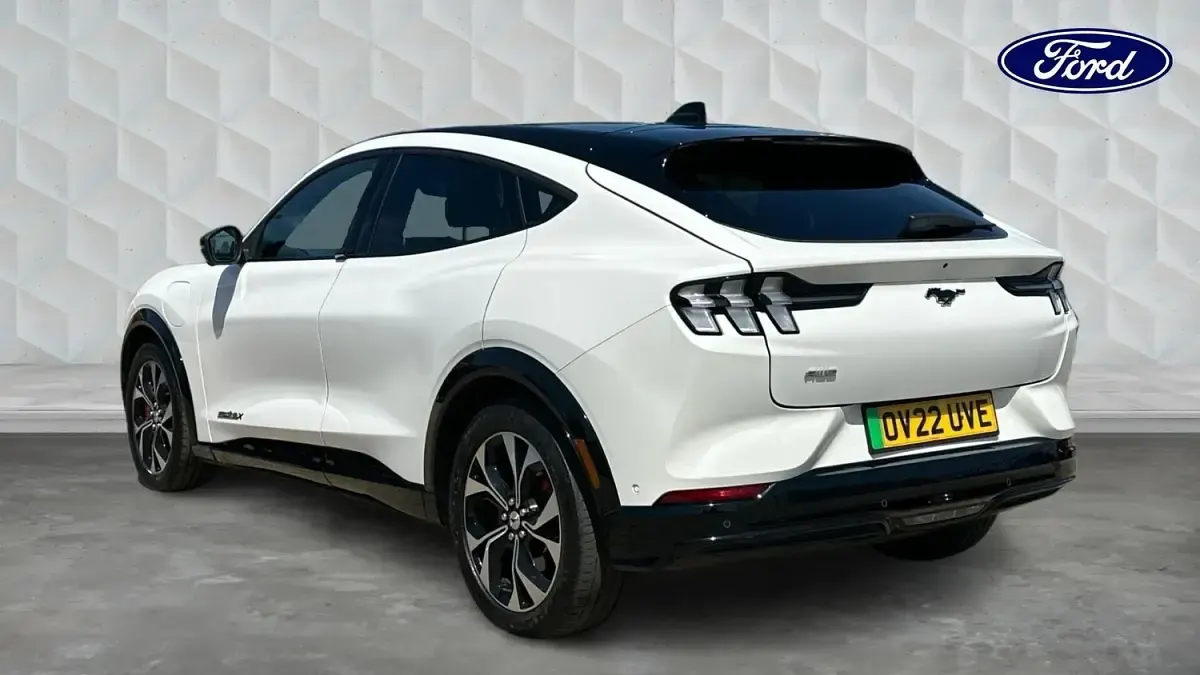 Used Ford Mustang Mach-E Extended Range 253 kW (345 HP) 2022 White SUV
