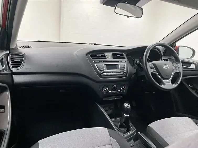 Used Hyundai i20 SE 2016 Red Hatchback