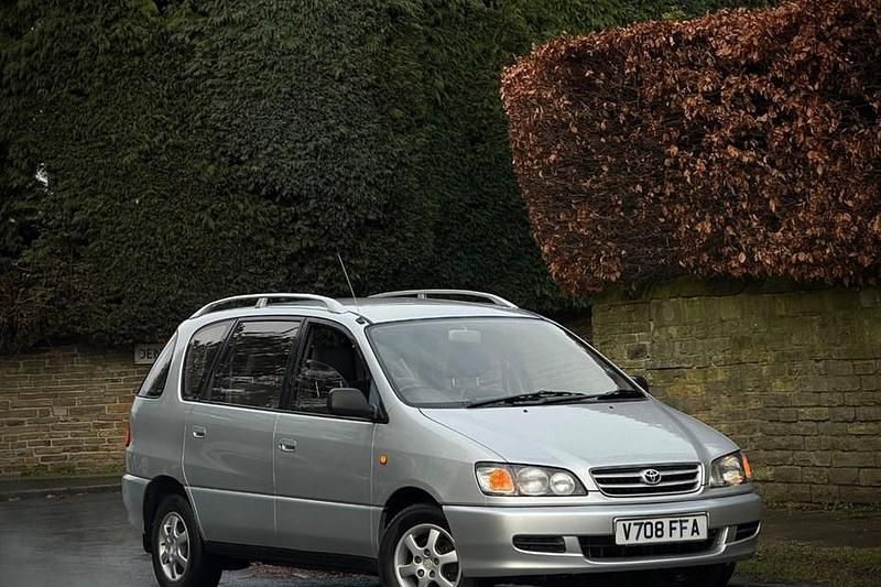 Used Toyota Picnic 2000 Silver MPV