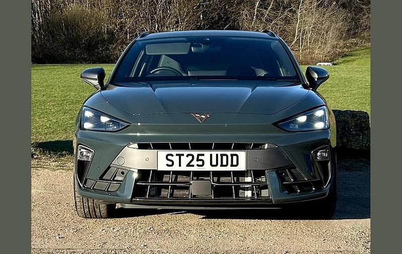 Used Cupra Leon 147 HP (108 kW) 2025 Blue Estate