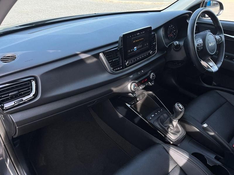 Used Kia Rio 120 HP (88 kW) 2022 Grey Hatchback
