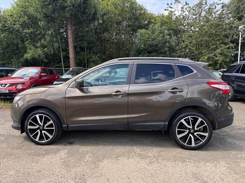 Used Nissan Qashqai S 115 HP (84 kW) 2015 Beige SUV