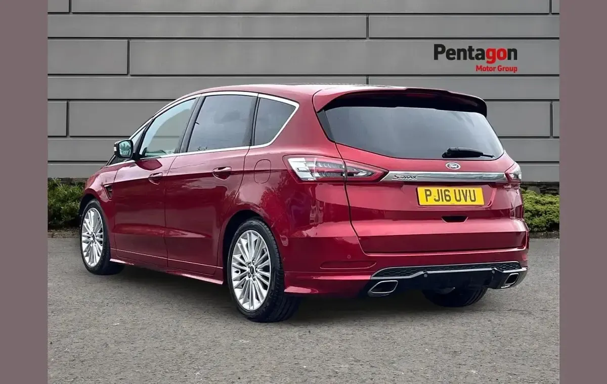 Used Ford S-MAX Sport 206 HP (151 kW) 2016 Red MPV