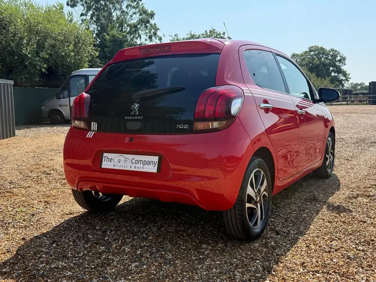 Used Peugeot 108 Collection 68 HP (50 kW) 2017 Red Hatchback