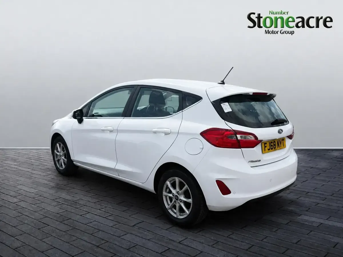 Used Ford Fiesta Zetec 2018 White Hatchback