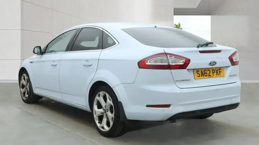 Begagnad Ford Mondeo Titanium 2012 Vit Halvkombi