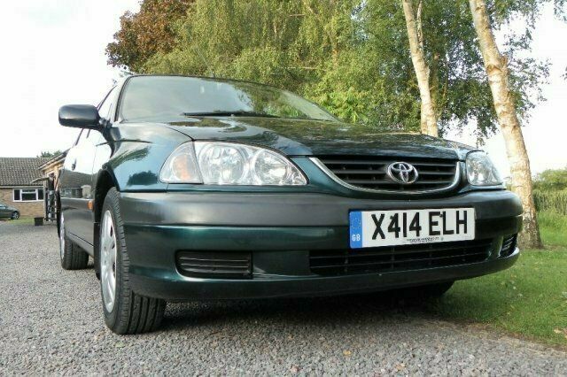 Used Toyota Avensis 147 HP (108 kW) 2001 Hatchback
