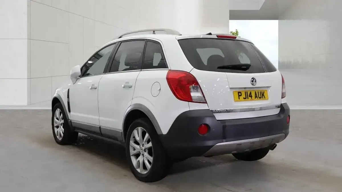 Used Vauxhall Antara 163 HP (119 kW) 2014 White SUV