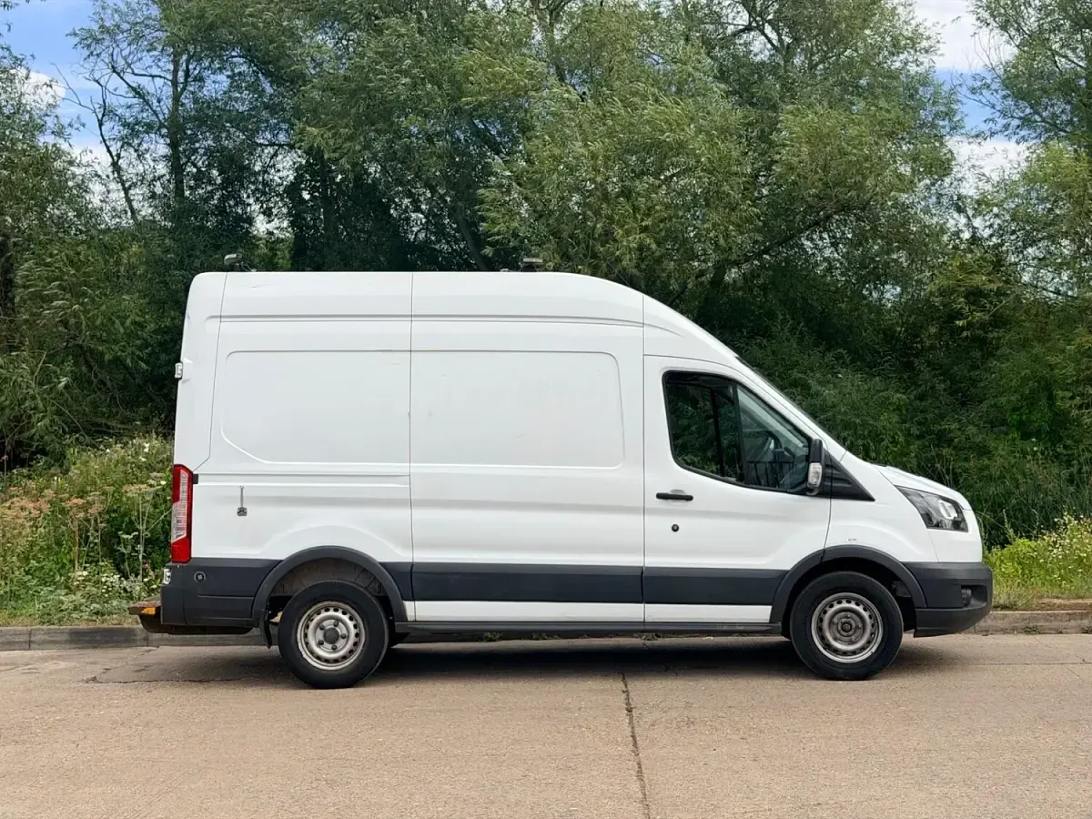 Used Ford Transit 130 HP (95 kW) 2018 White Van