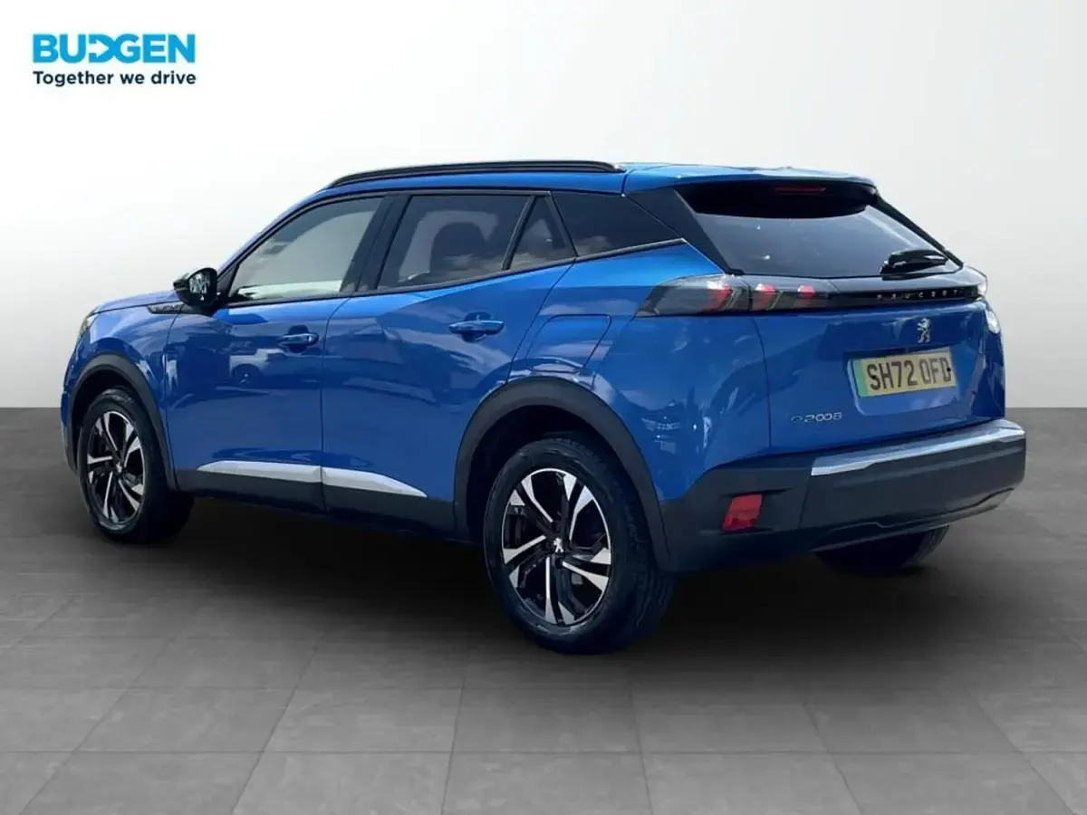 Used Peugeot e-2008 Allure+ 98 kW (134 HP) 2023 Blue SUV
