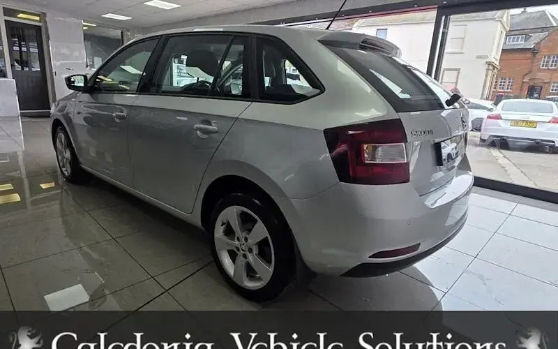 Used Skoda Rapid SE 95 HP (69 kW) 2018 Silver Hatchback