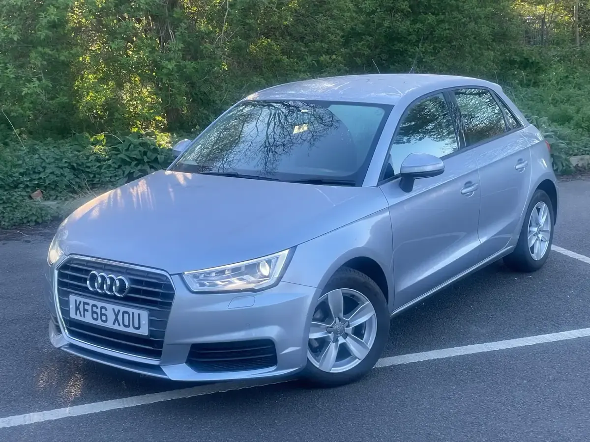 Used Audi A1 Sportback 95 HP (69 kW) 2016 Sikver Hatchback