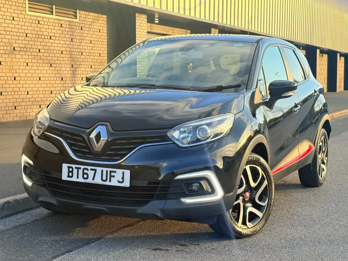 Usado Renault Captur Dynamique 90 HP (66 kW) 2017 Preto SUV