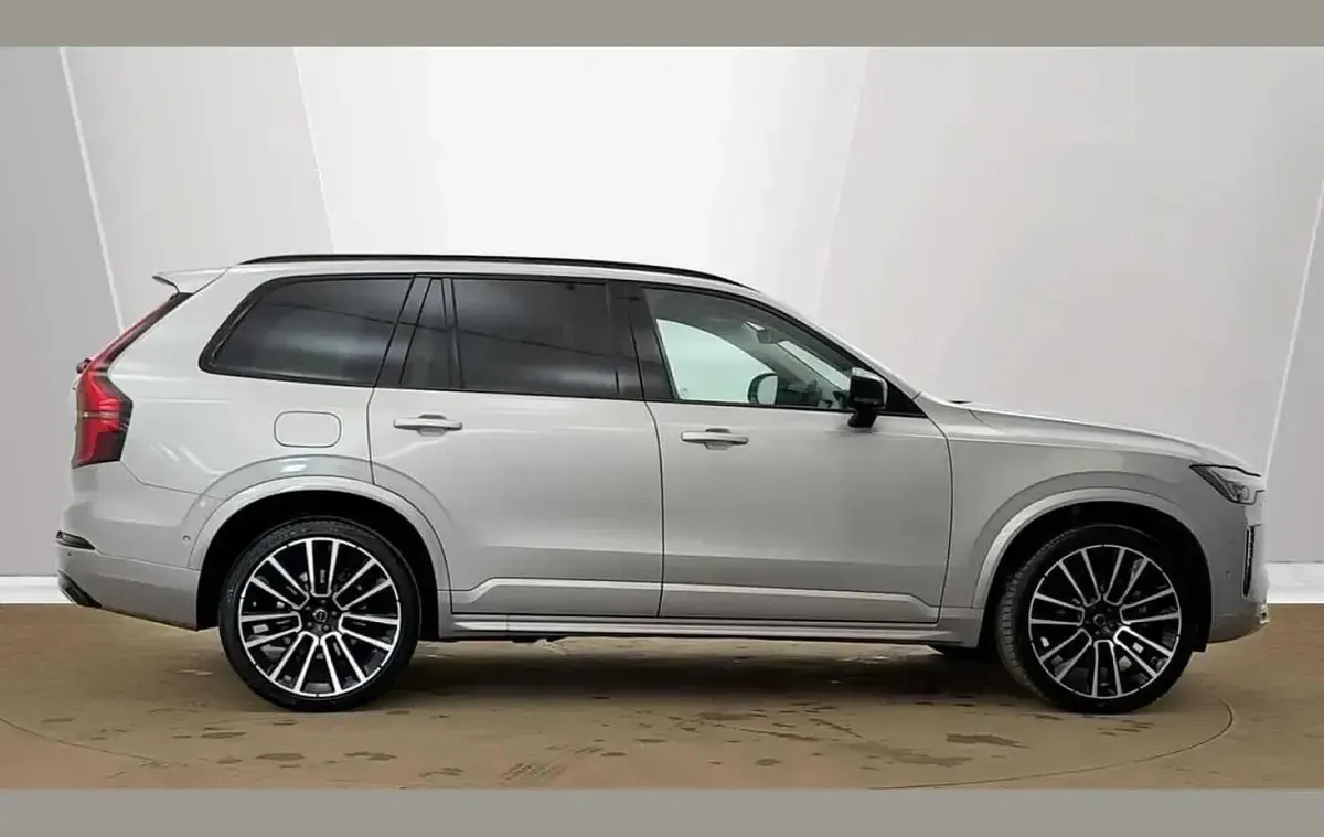 Used Volvo XC90 Ultra 455 HP (334 kW) 2025 Silver SUV