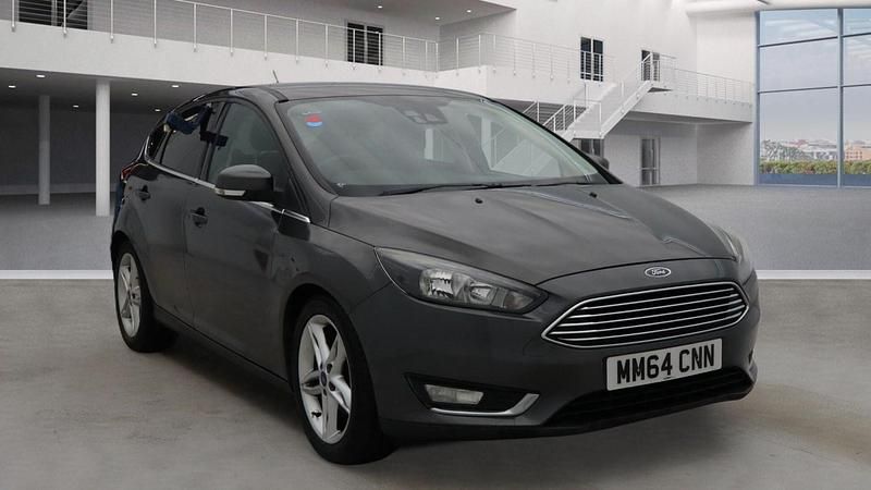 Used Ford Focus Titanium 115 HP (84 kW) 2014 Grey Hatchback
