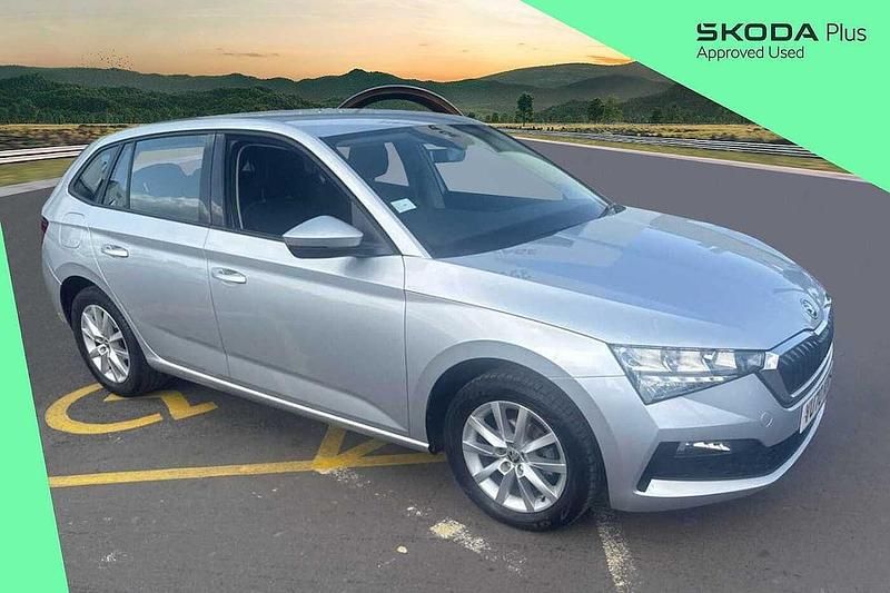 Brilliant silver metallic Used 2020 Skoda Scala SE Hatchback | £9,950 (Fair price) - Image 1/4