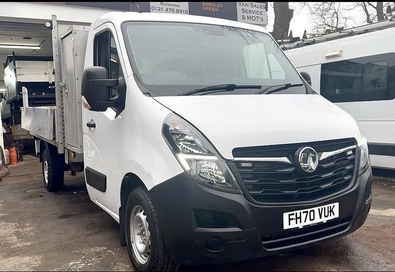 Second-hand Vauxhall Movano 2021 Alb