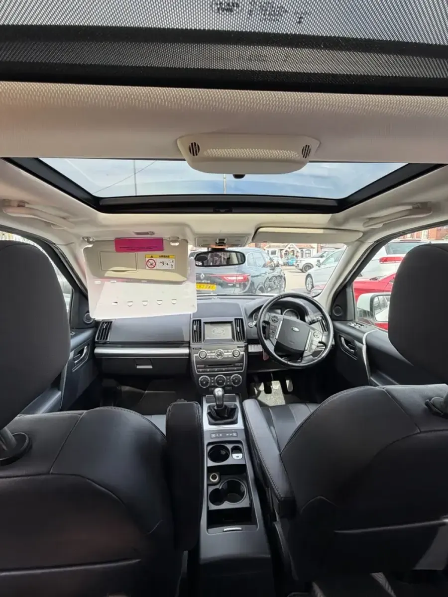 Used Land Rover Freelander 2 S 150 HP (110 kW) 2014 White SUV