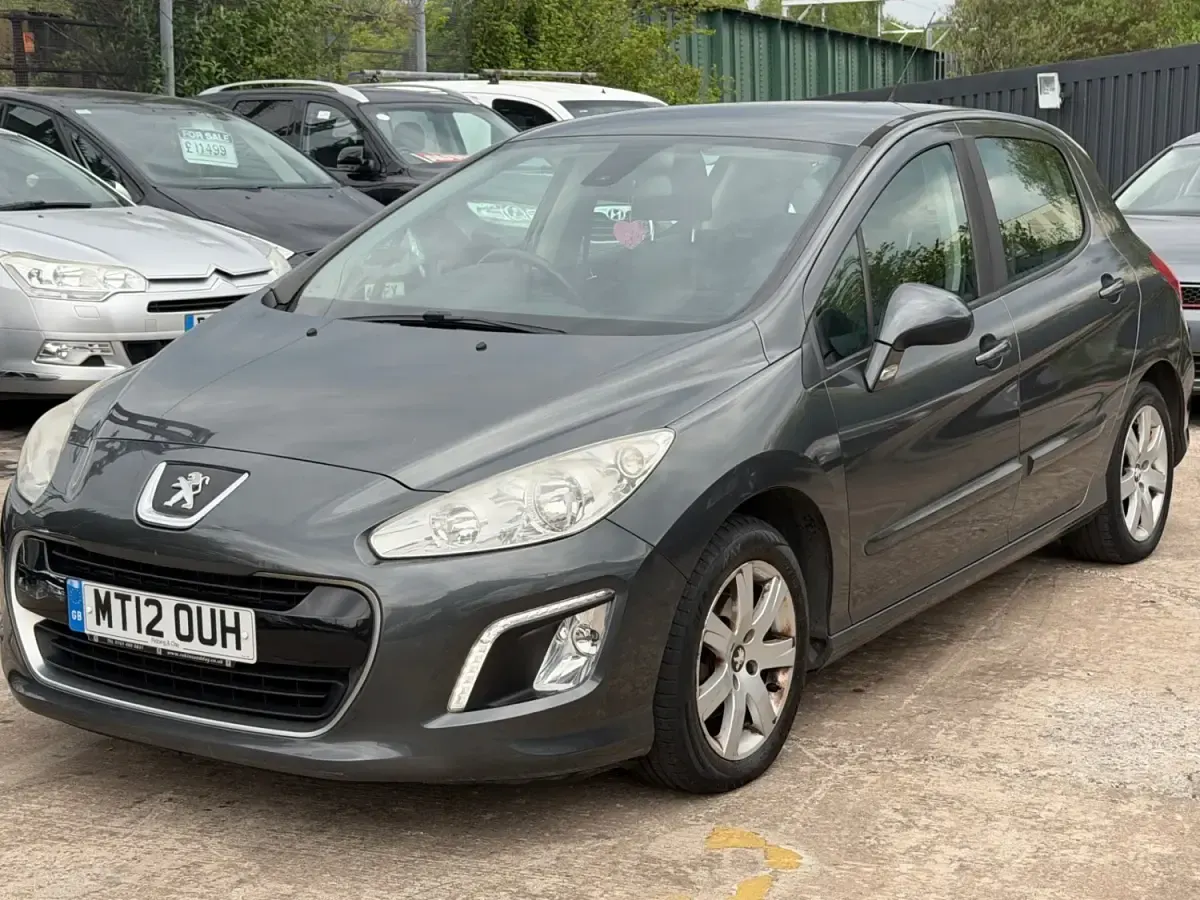 Usado Peugeot 308 Active 92 CV (67 kW) 2012 Gris Utilitario
